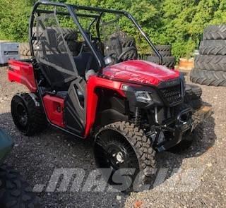 Honda PIONEER 沙滩车
