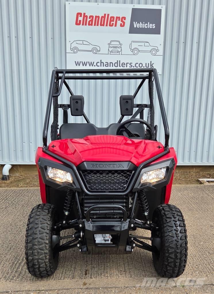 Honda PIONEER 沙滩车