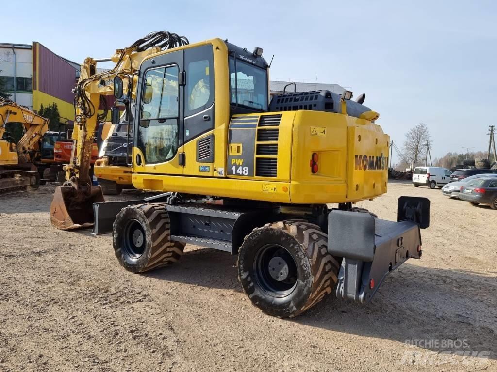 Komatsu PW 148-8 轮式挖掘机