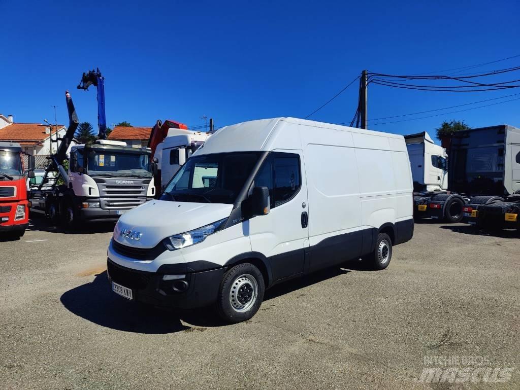 Iveco Daily 35 S 14 大型面包车