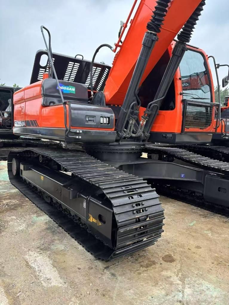Doosan 225 LCA 履带挖掘机