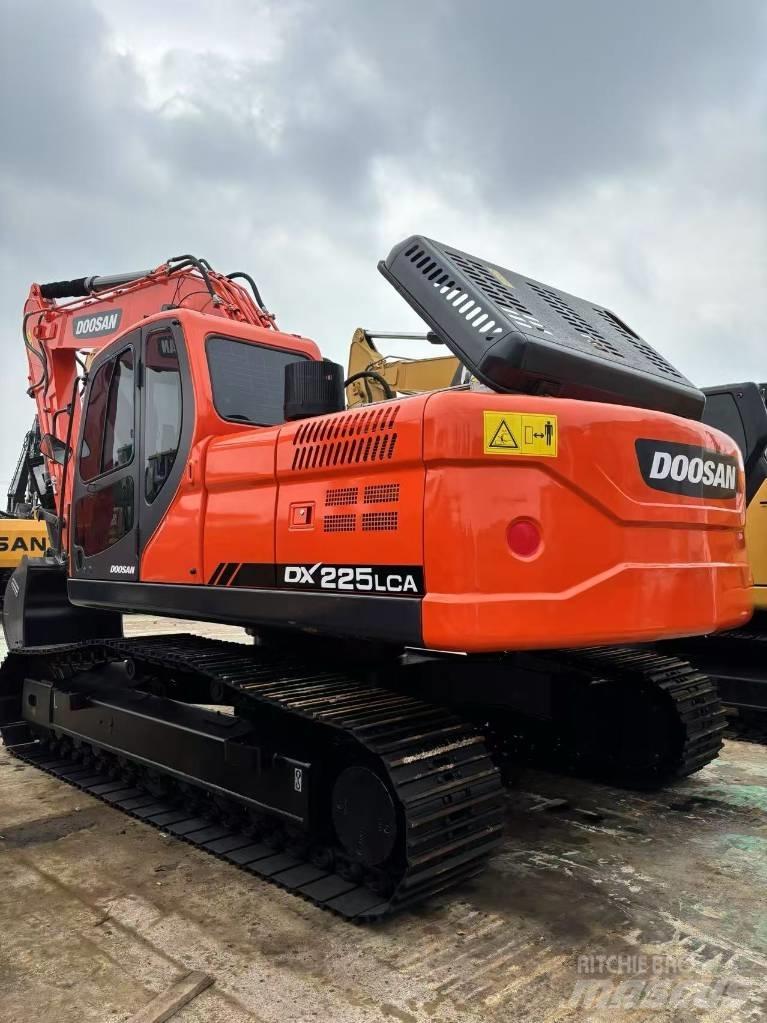Doosan 225 LCA 履带挖掘机