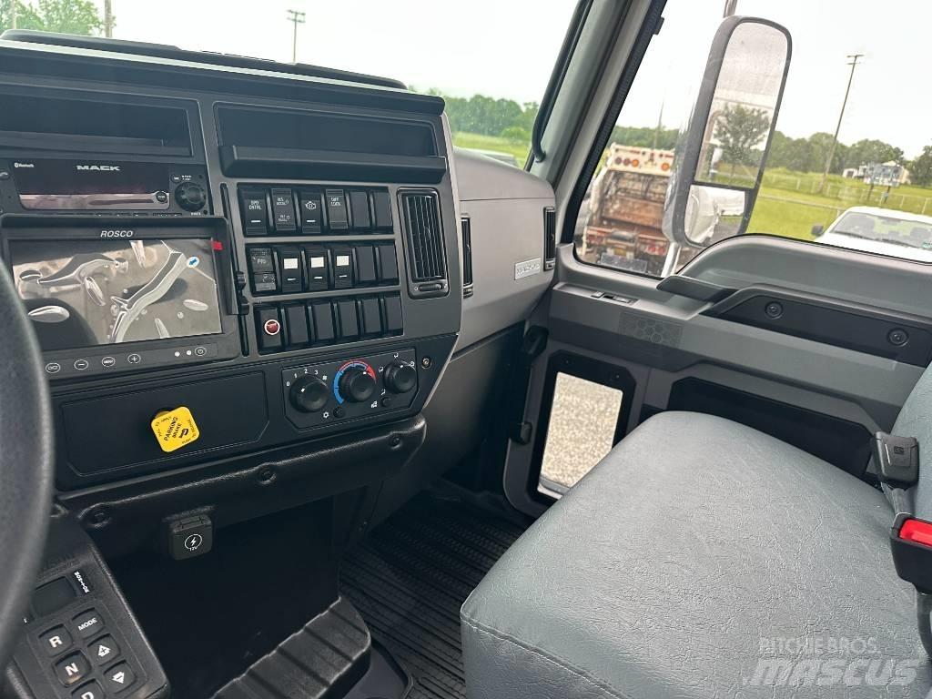 Mack MD7 垃圾车