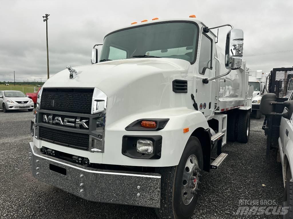 Mack MD7 垃圾车