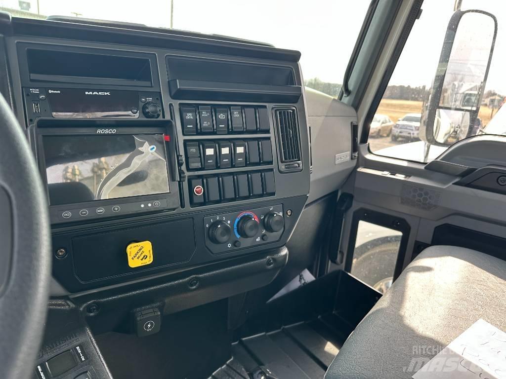 Mack MD7 垃圾车