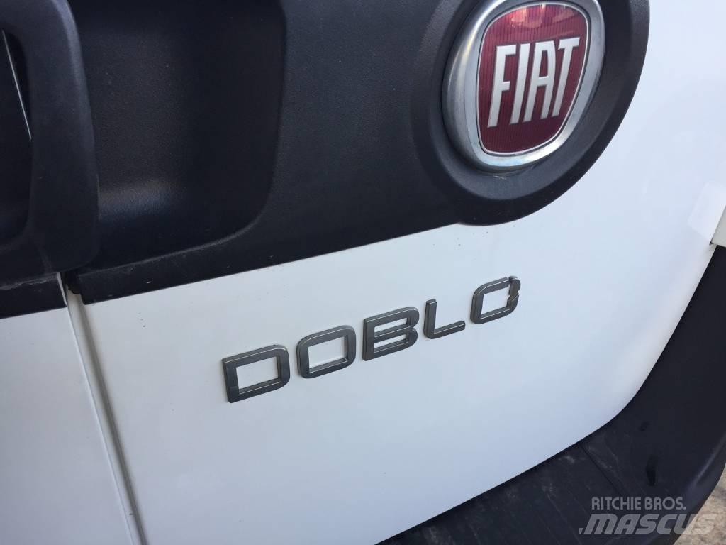 Fiat Doblo Cargo 大型面包车