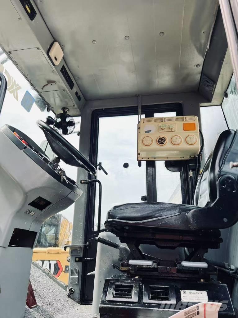 XCMG XS 223 J 单轮压路机