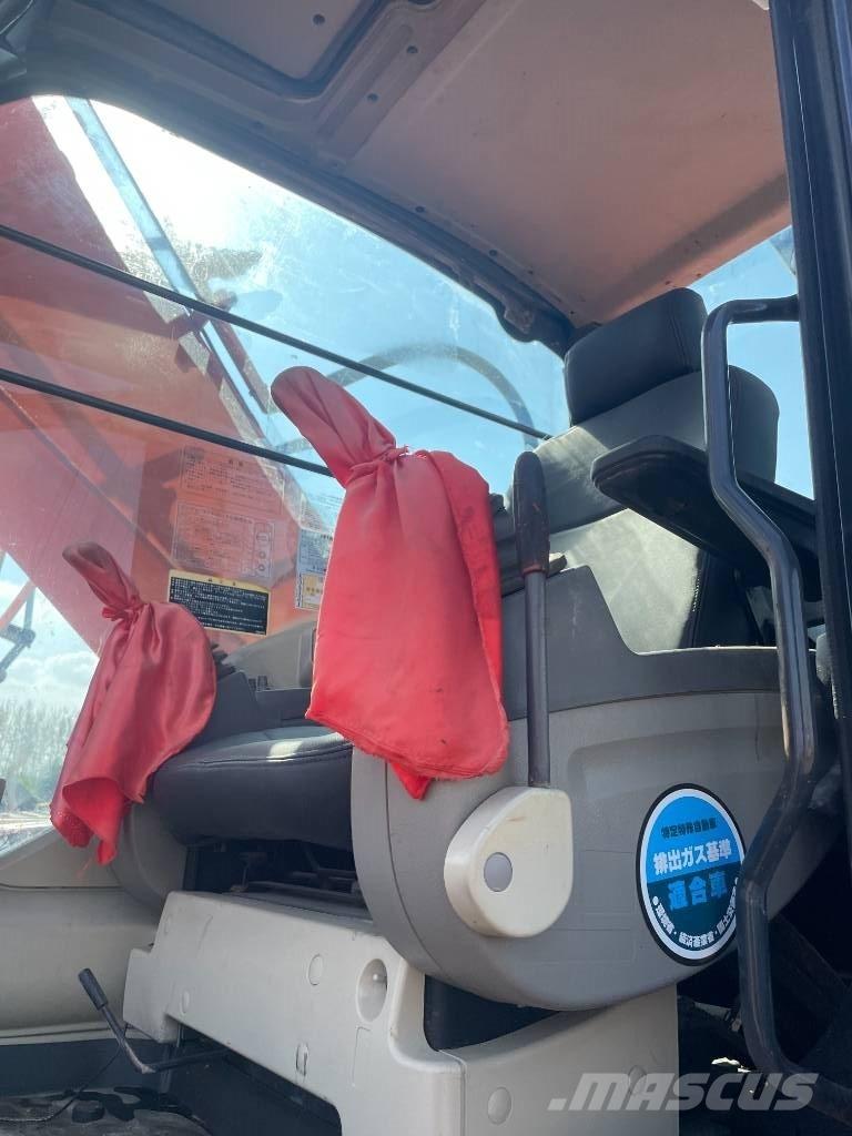 Hitachi ZX 240 履带挖掘机