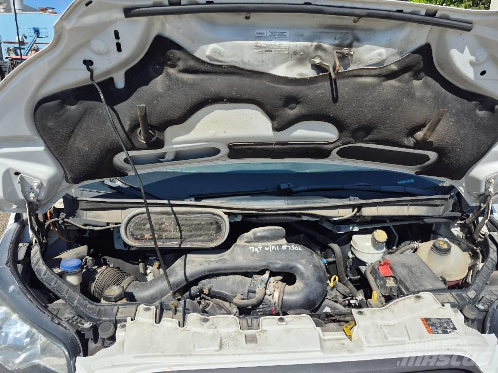 Ford Transit 250 大型面包车