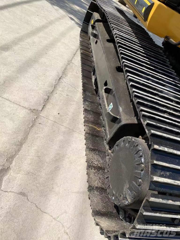 CAT 320 D 履带挖掘机