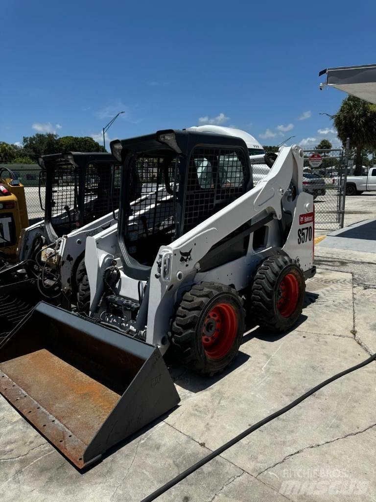 Bobcat S570 滑移装载机