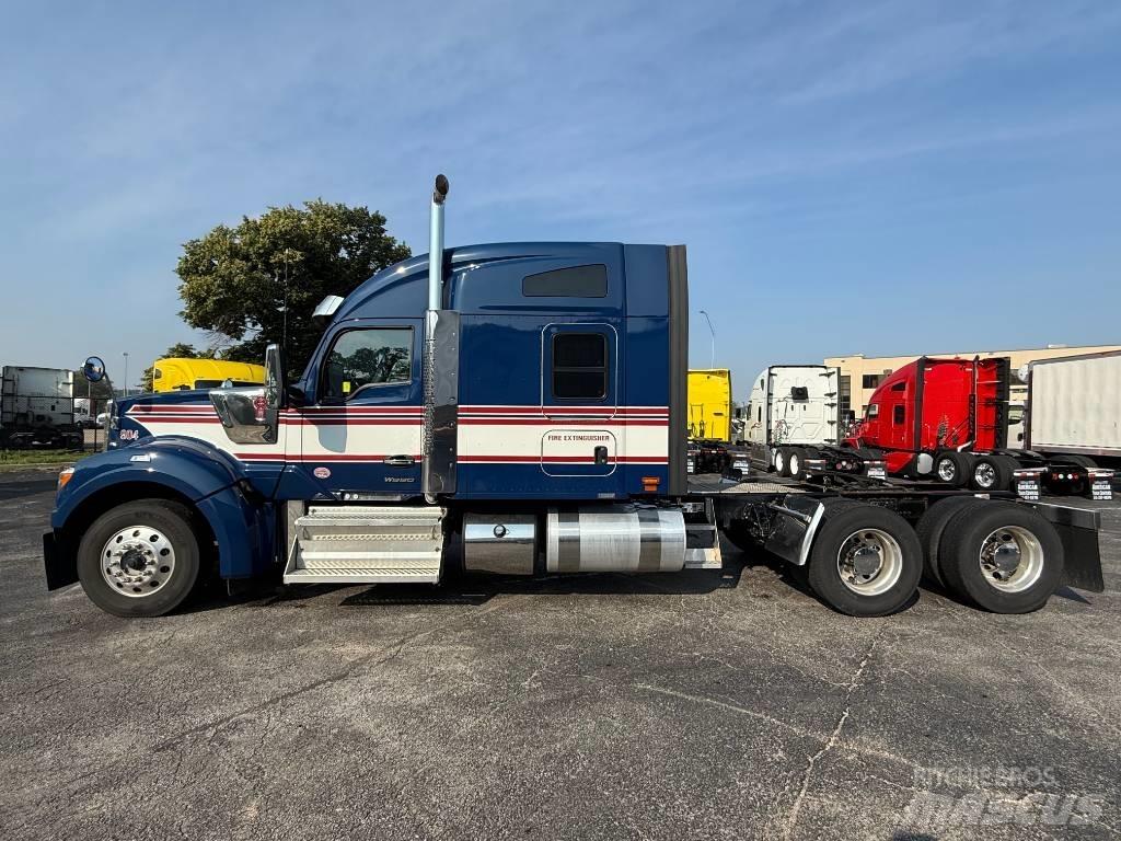 Kenworth W 990 牵引车
