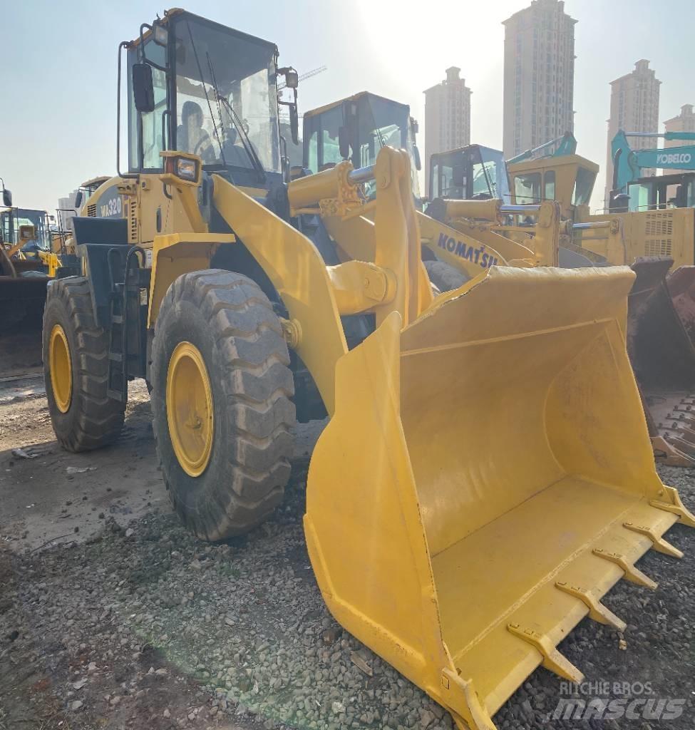 Komatsu WA 320-5 轮式装载机