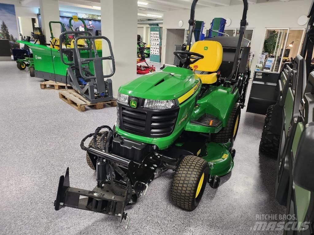 John Deere 950R 骑乘式割草机