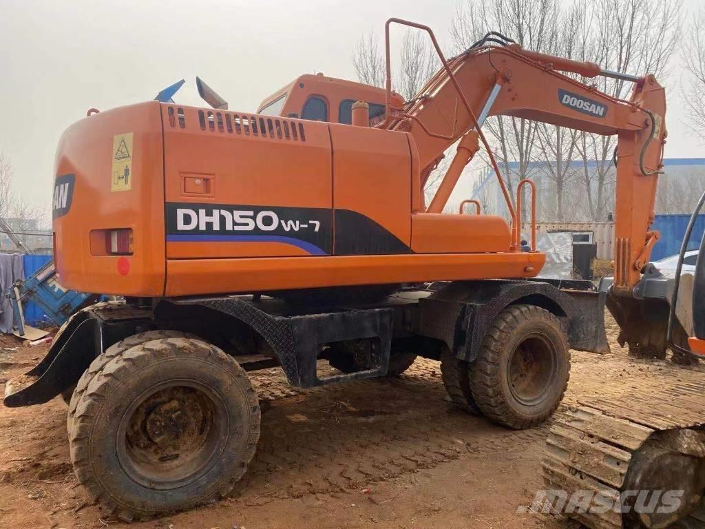 Doosan DH150W 轮式挖掘机