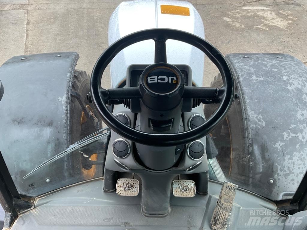 JCB Fastrac 4220 拖拉机/农用车