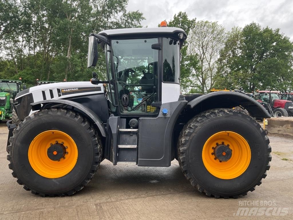 JCB Fastrac 4220 拖拉机/农用车