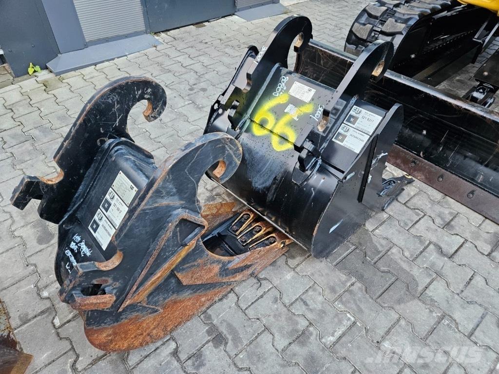 CAT 305 CR 小型挖掘机