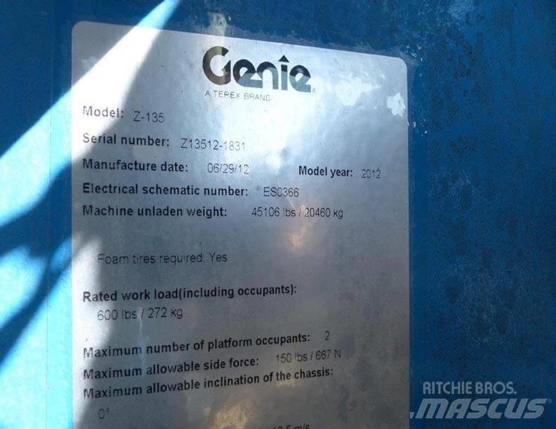 Genie Z135 曲臂高空工作平台