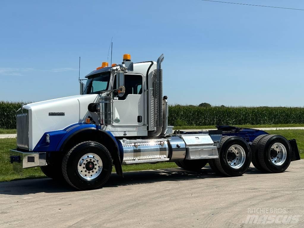 Kenworth T 800 牵引车