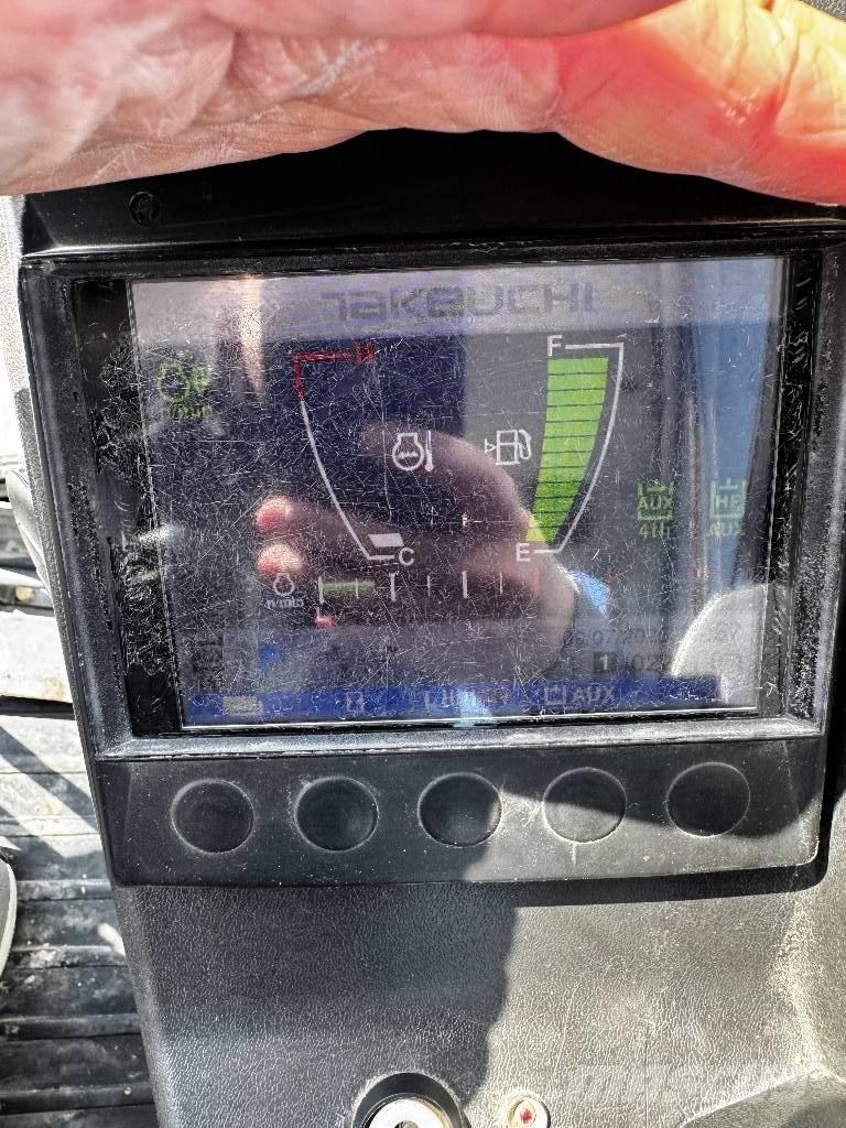 Takeuchi TB 260 小型挖掘机