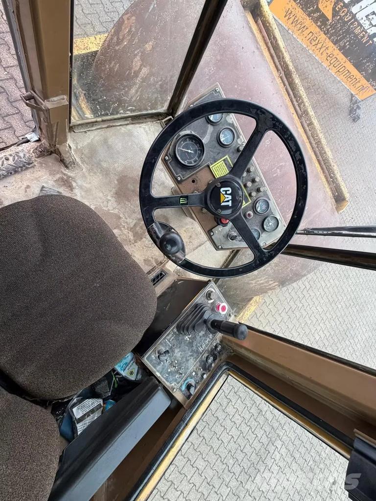 CAT CS-563 AW 其他压路机