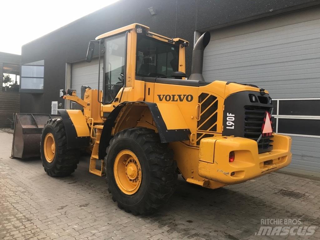 Volvo L90F 轮式装载机
