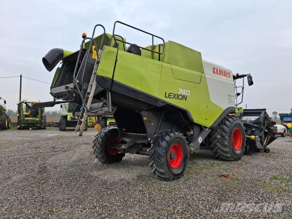 CLAAS Lexion 740 联合收割机