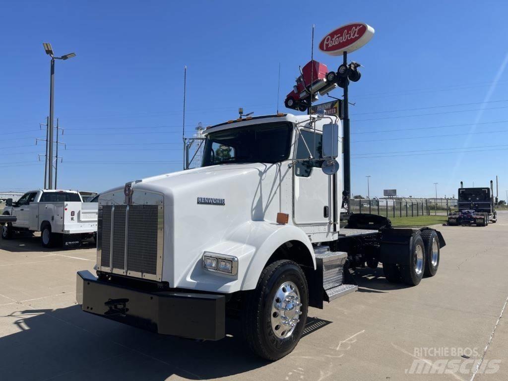 Kenworth T 800 牵引车