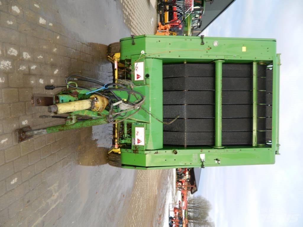 John Deere 550 圆捆打捆机