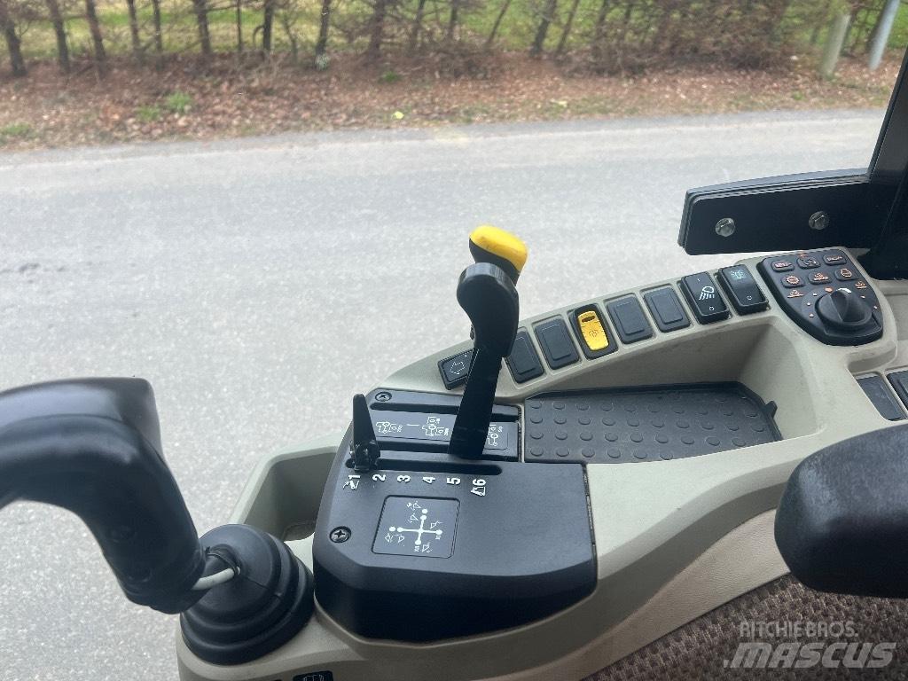 John Deere 3046 R 小型拖拉机