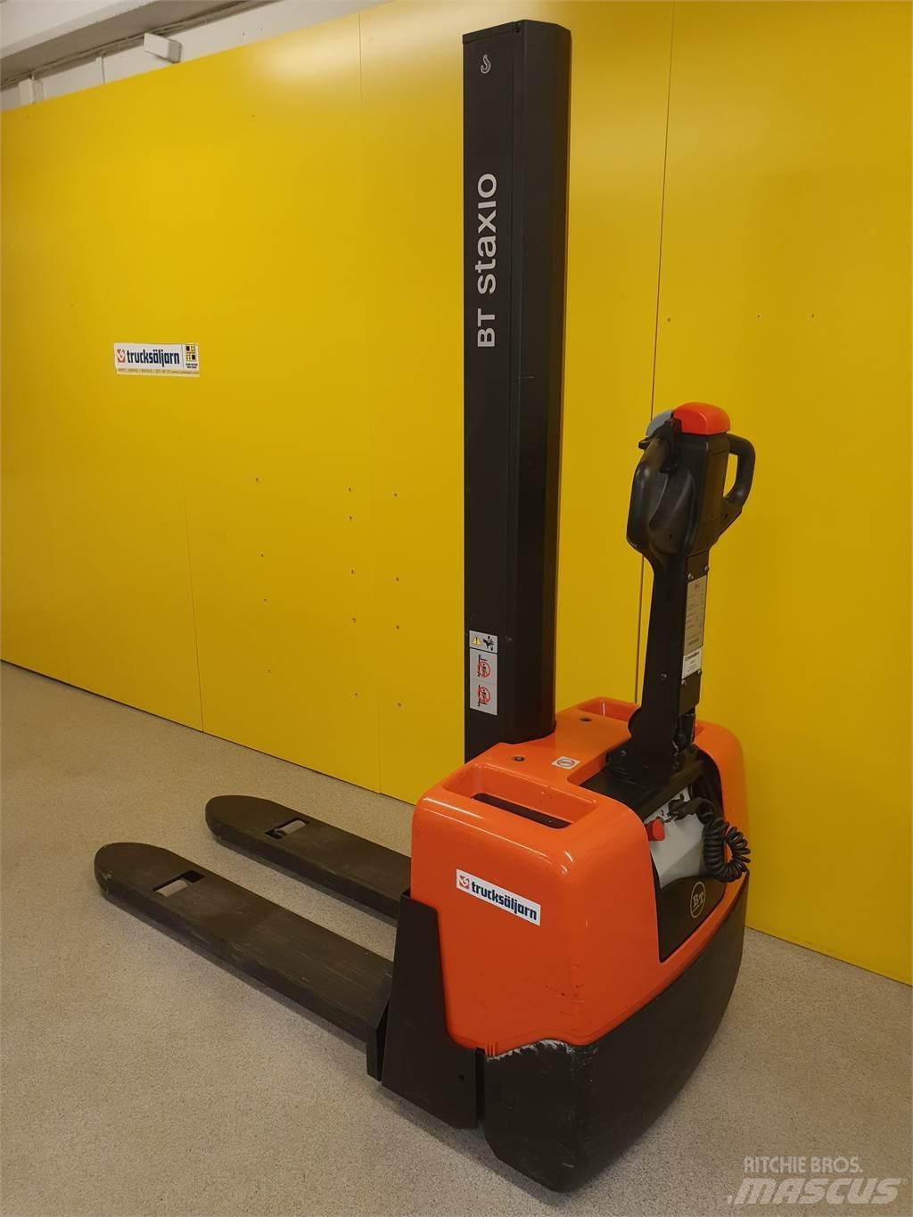 BT HWE100 手推堆垛车