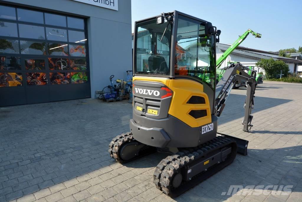 Volvo ECR 25 D 小型挖掘机