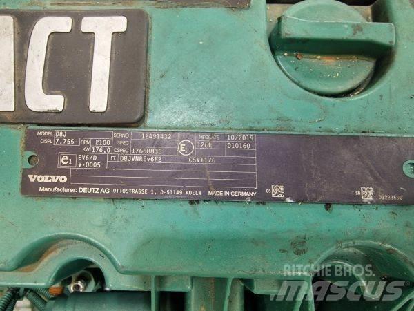 Volvo D8J 发动机