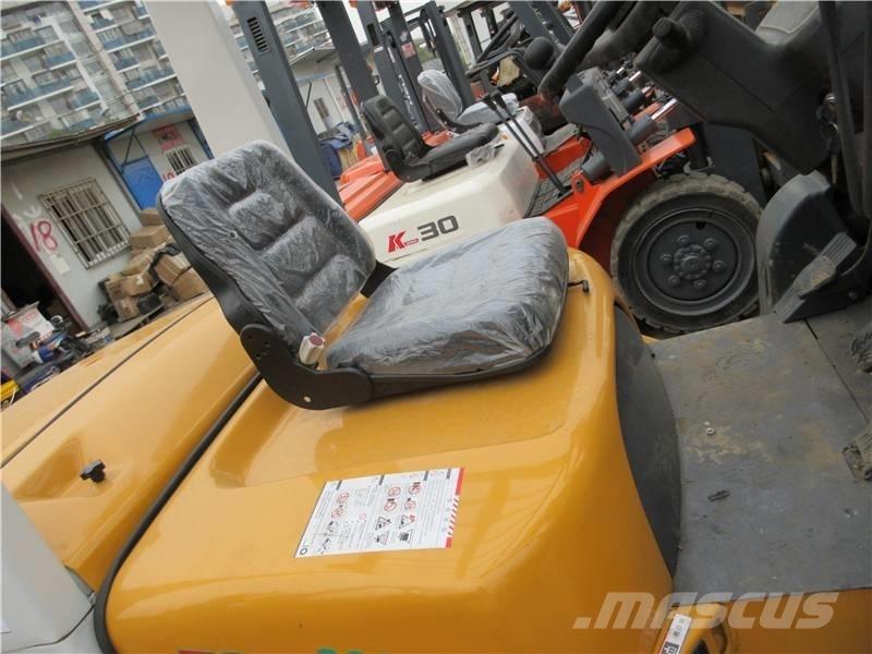 CAT FD 30 柴油叉车