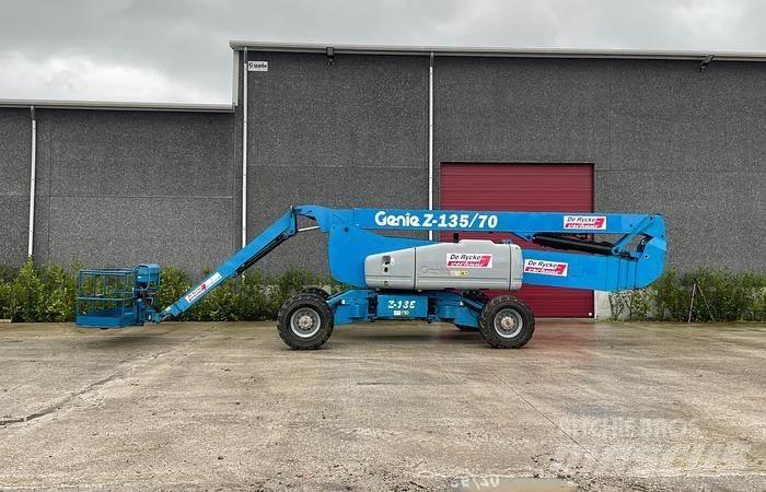Genie Z135-70 曲臂高空工作平台