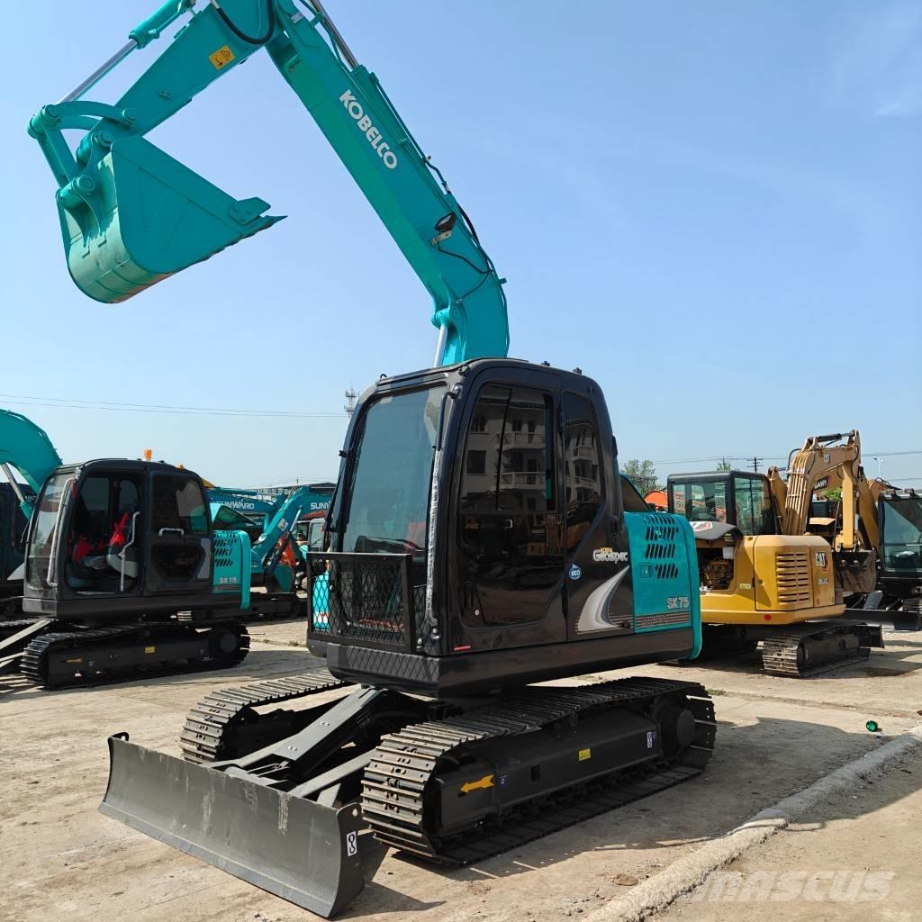  神钢 75 履带挖掘机