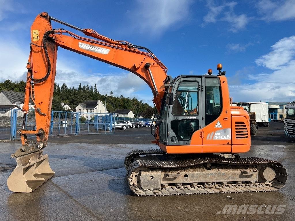 Doosan DX140 LCR-3 履带挖掘机
