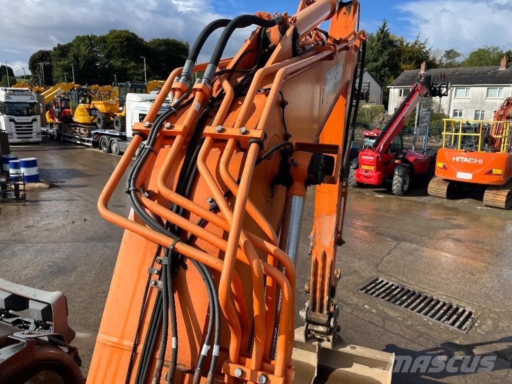 Doosan DX140 LCR-3 履带挖掘机