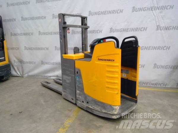 Jungheinrich ERD 220 手推堆垛车