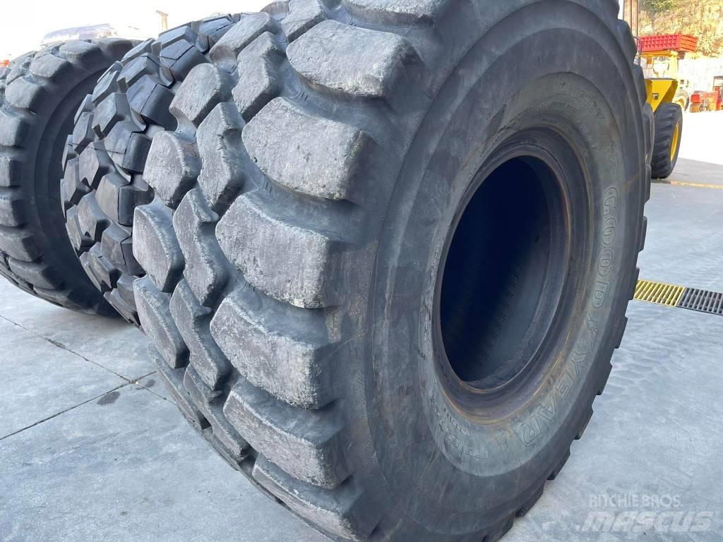 CAT 982M 轮式装载机