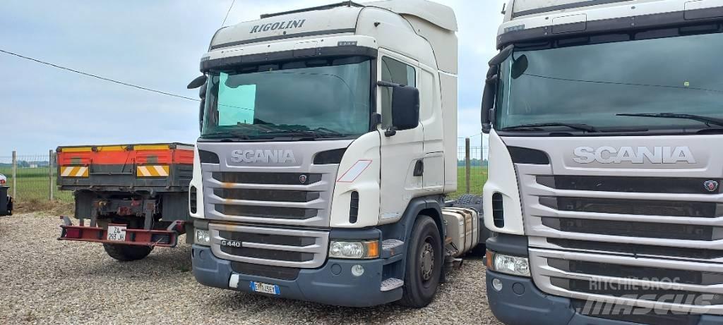 Scania 440 牵引车