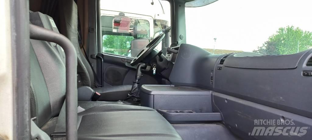 Scania 440 牵引车