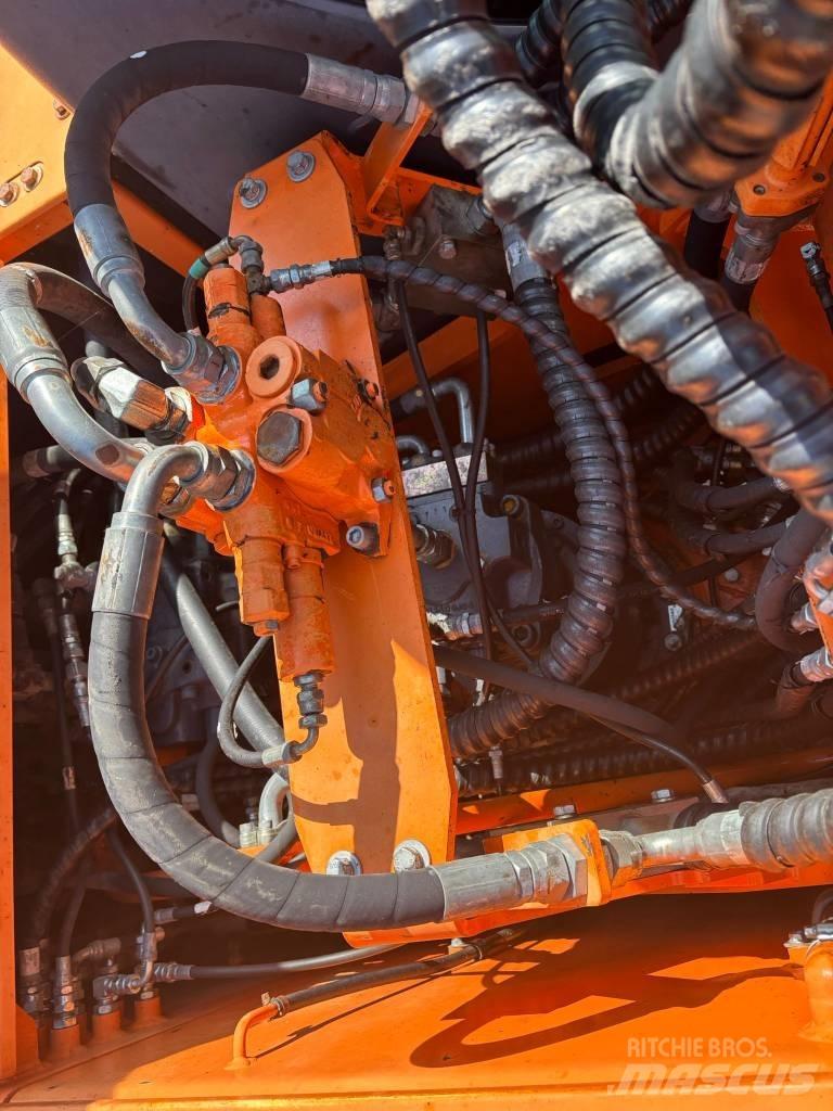 Doosan DX 210 W 轮式挖掘机