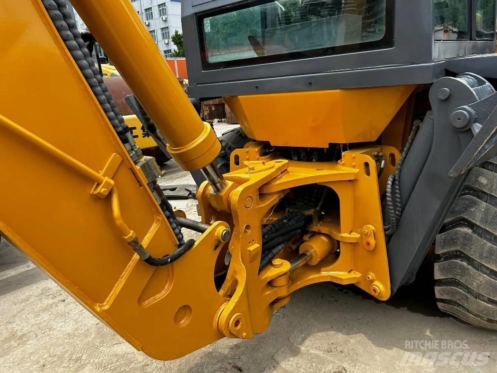 LiuGong B860 反铲装载机
