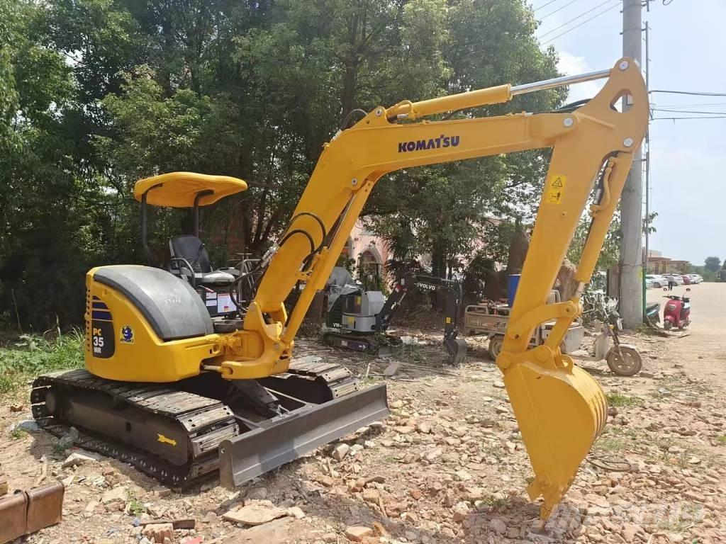Komatsu PC35 小型挖掘机