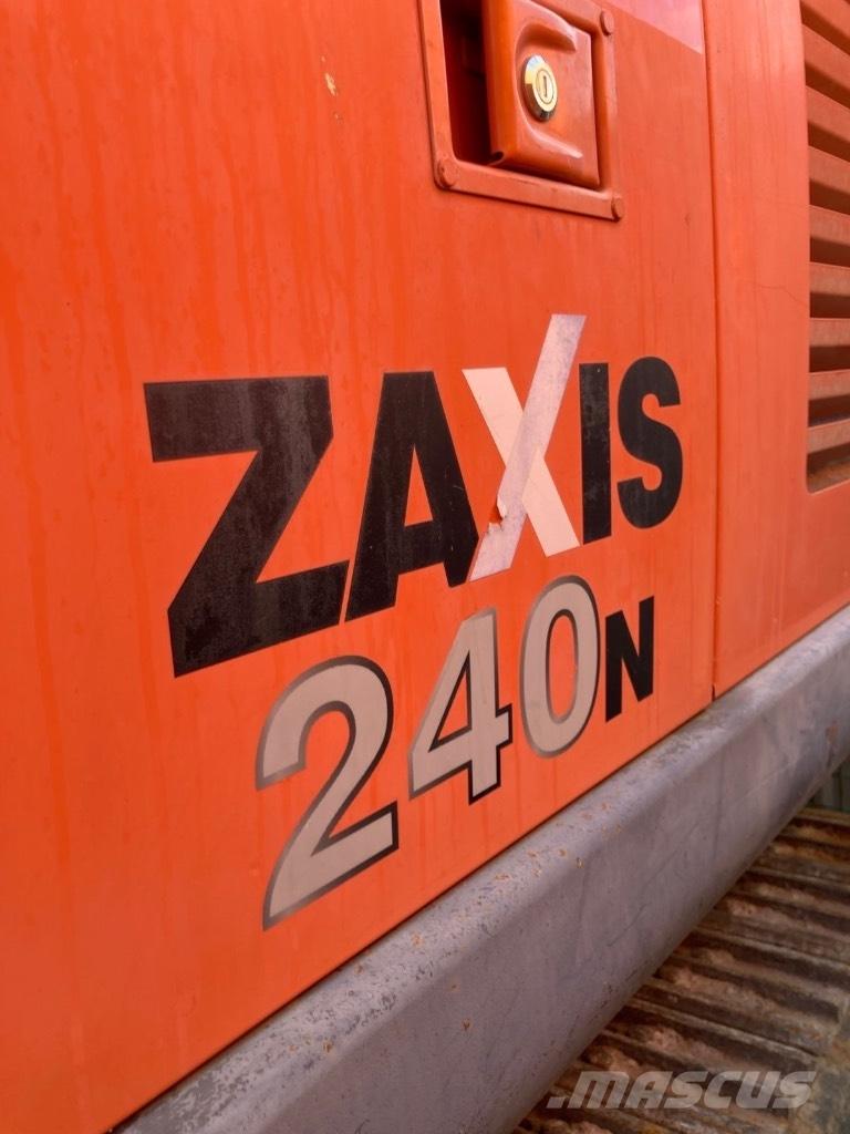 Hitachi ZX 240 履带挖掘机