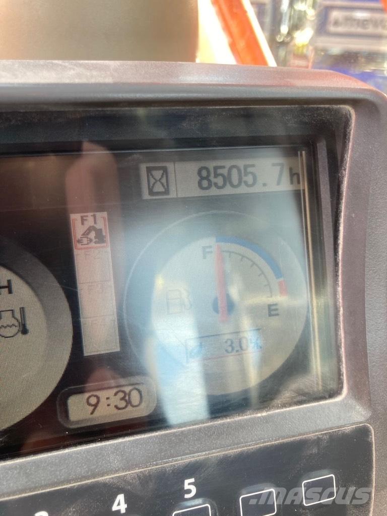 Hitachi ZX 240 履带挖掘机