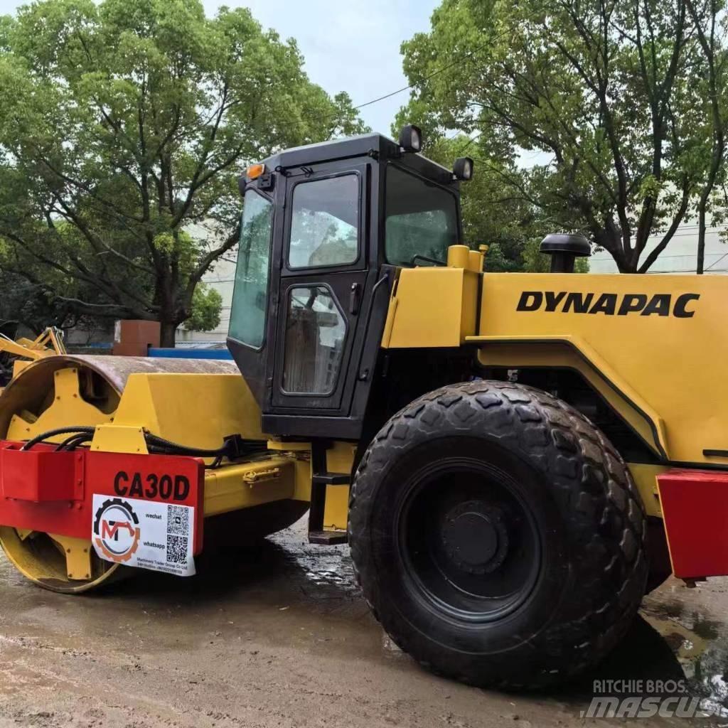 Dynapac CA 30 D 单轮压路机