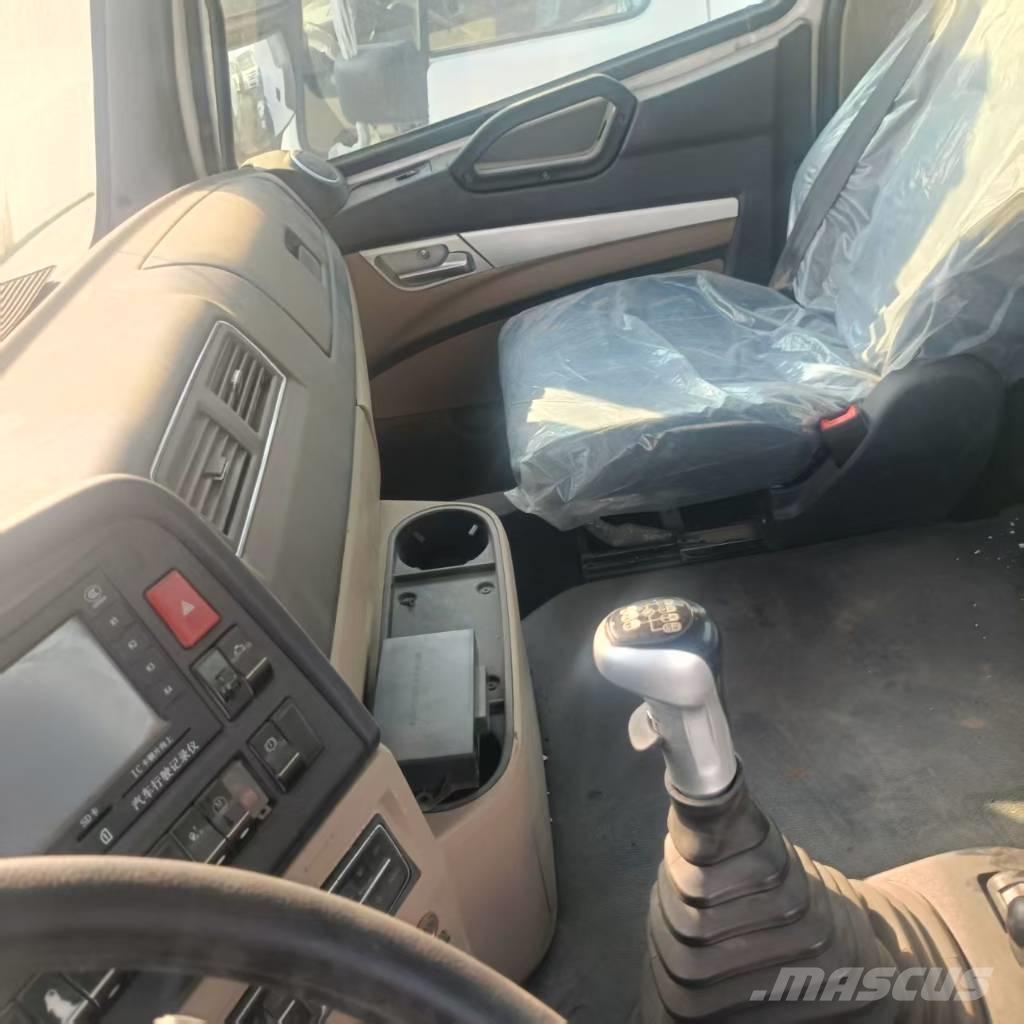 Howo 371 6x4 牵引车